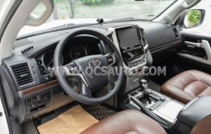 Xe Toyota Land Cruiser 4.6 V8 2020