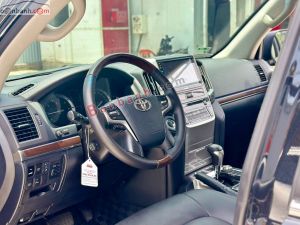 Xe Toyota Land Cruiser VX 4.6 V8 2017