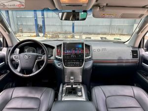 Xe Toyota Land Cruiser VX 4.6 V8 2017