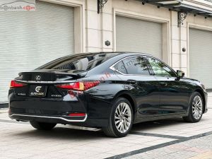 Xe Lexus ES 300h 2022